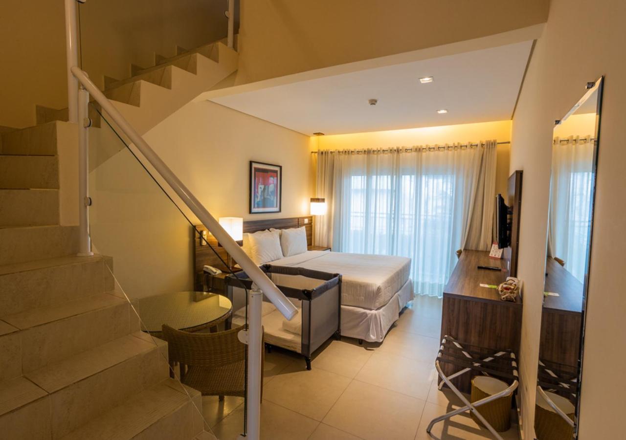 Amora Hotel Маресиас Екстериор снимка