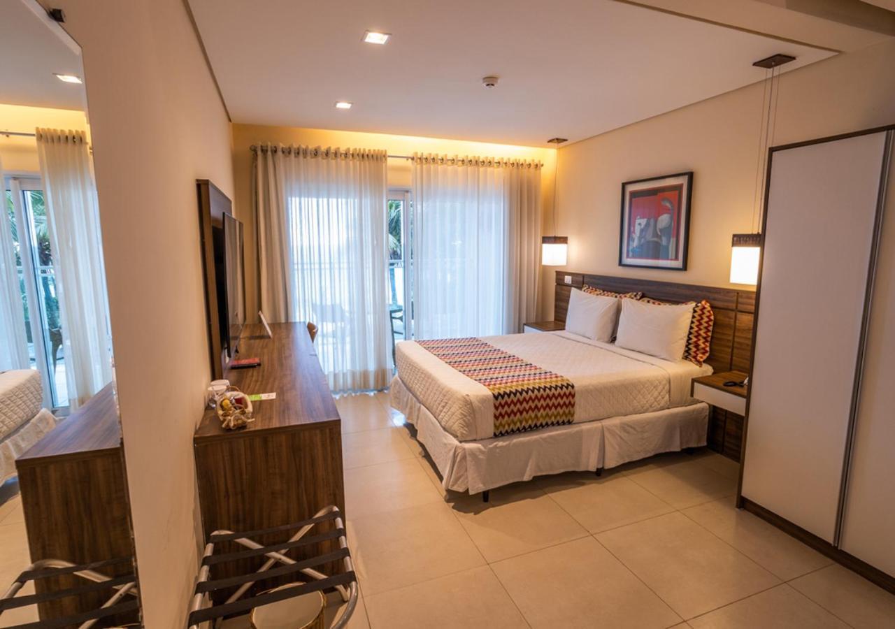 Amora Hotel Маресиас Екстериор снимка