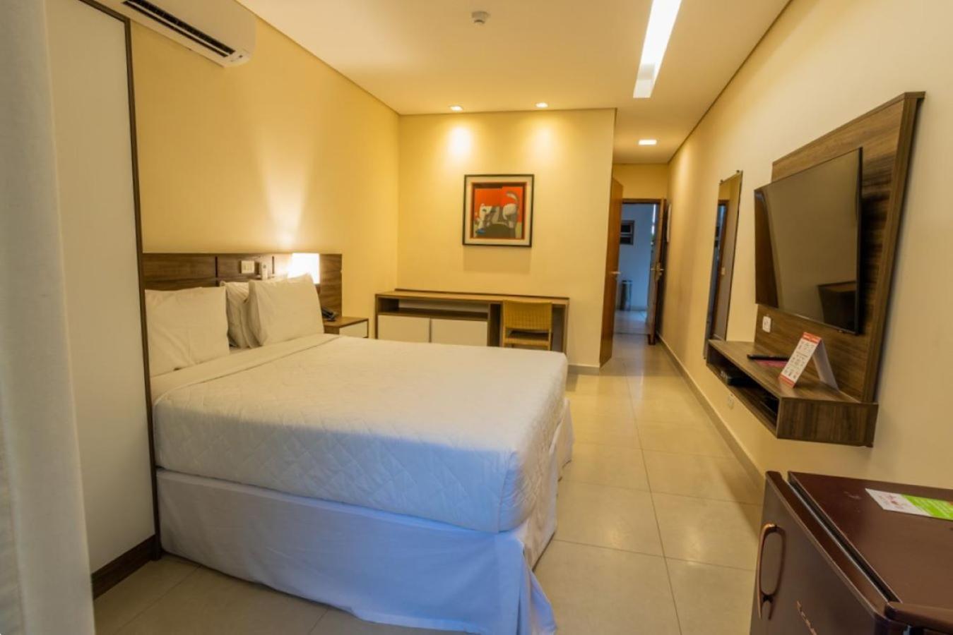 Amora Hotel Маресиас Екстериор снимка