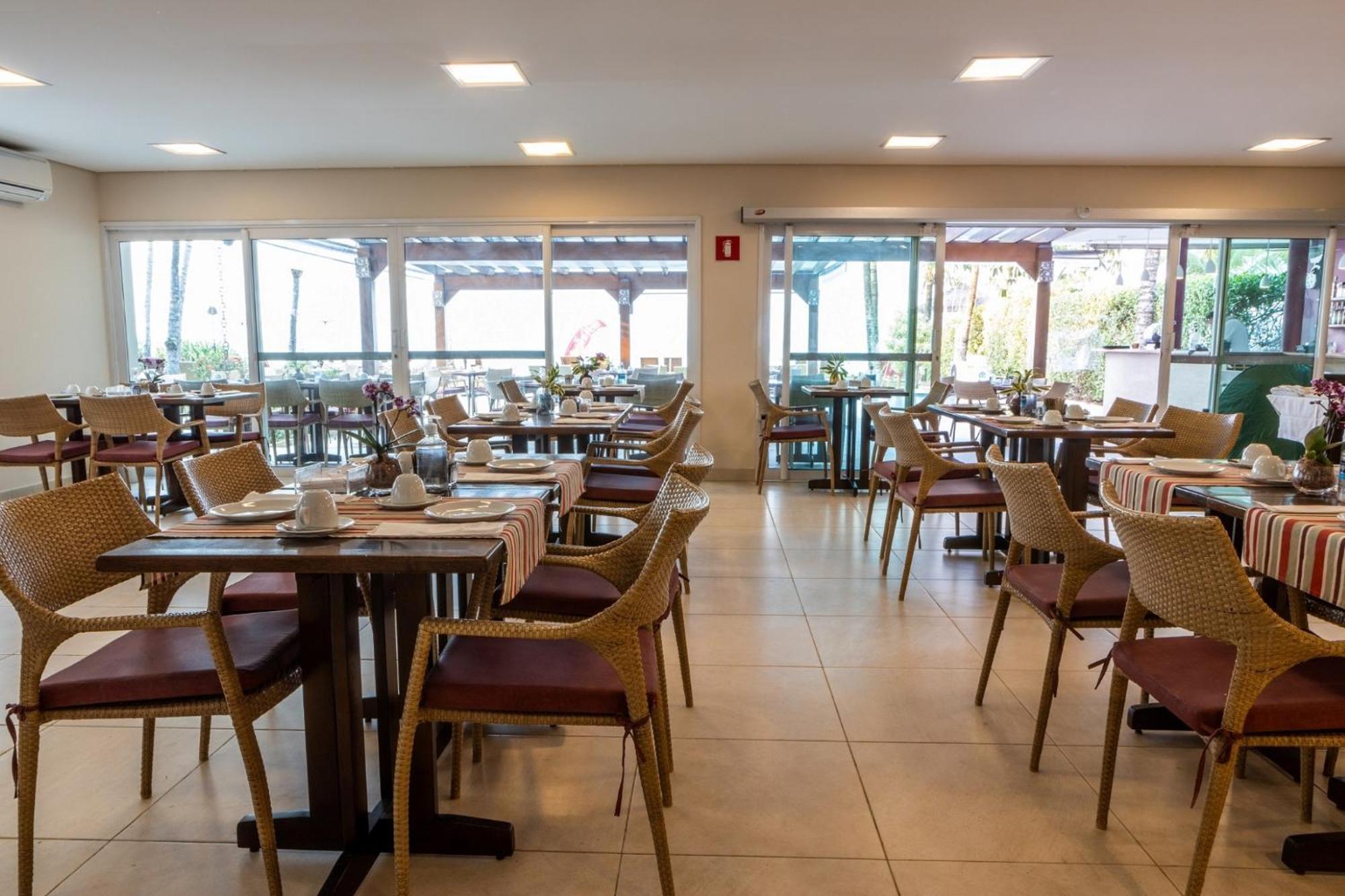 Amora Hotel Маресиас Екстериор снимка