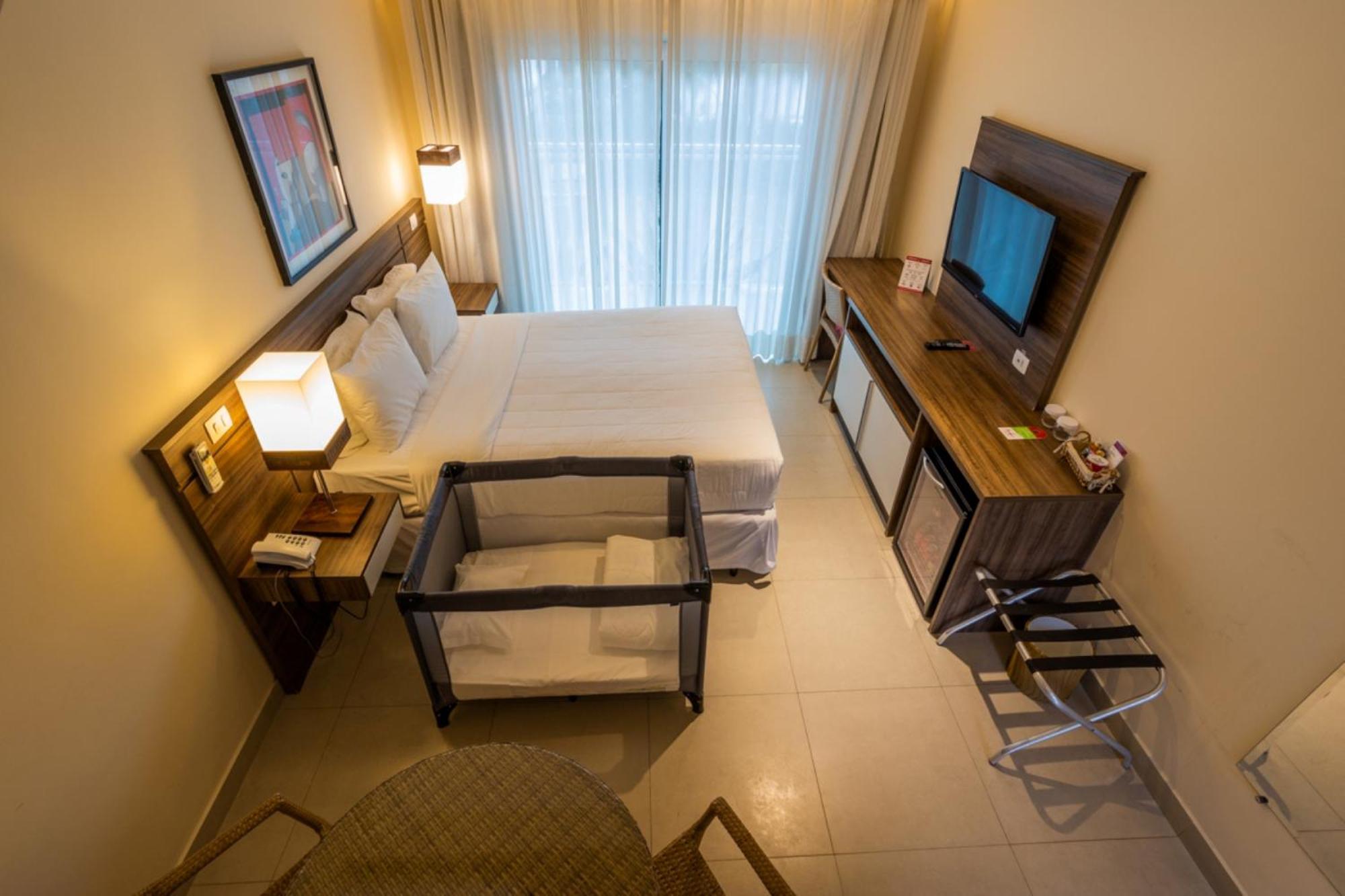 Amora Hotel Маресиас Екстериор снимка