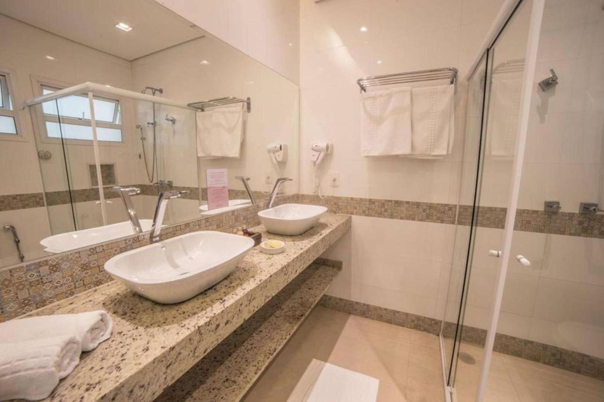Amora Hotel Маресиас Екстериор снимка