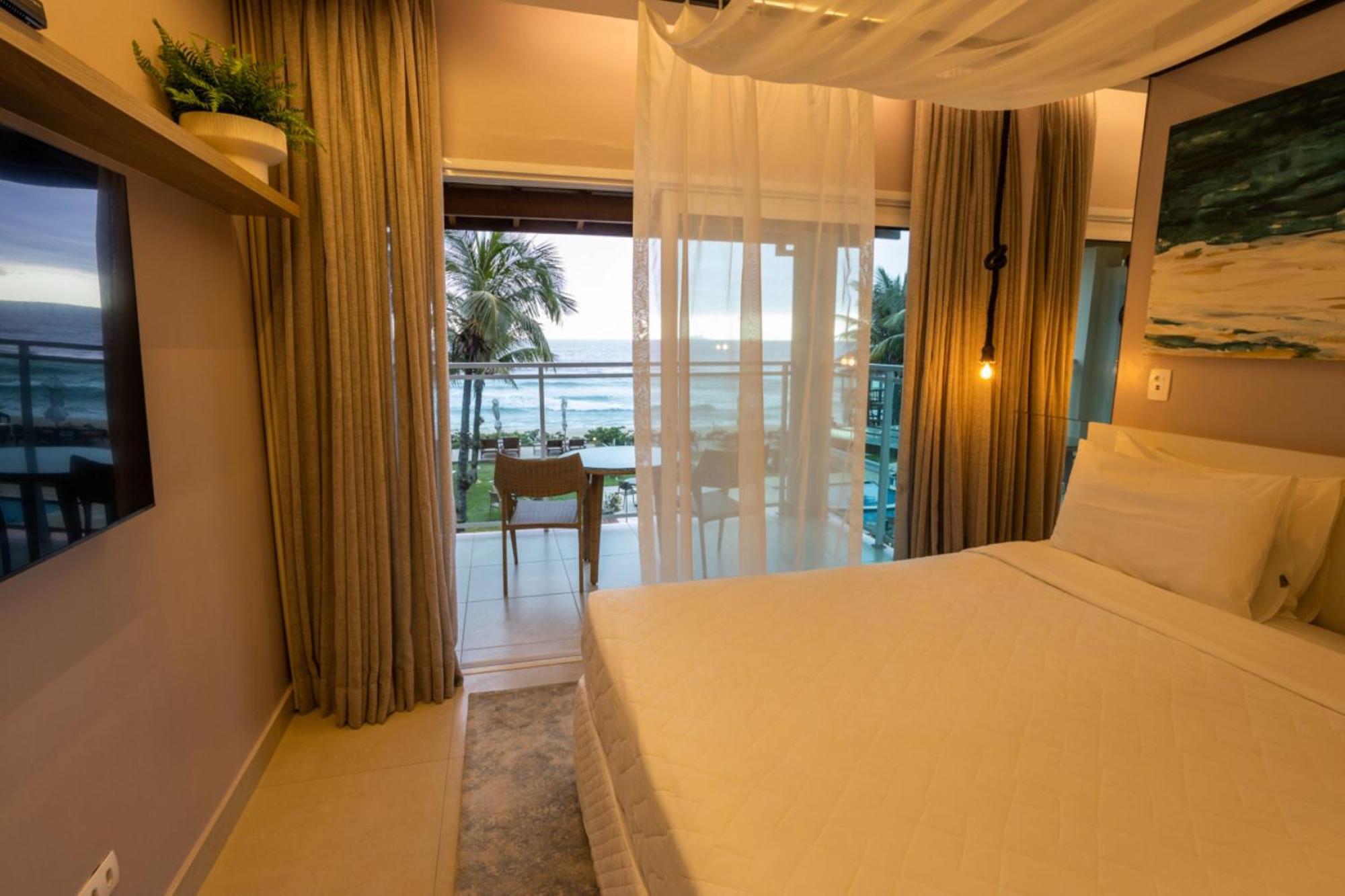 Amora Hotel Маресиас Екстериор снимка