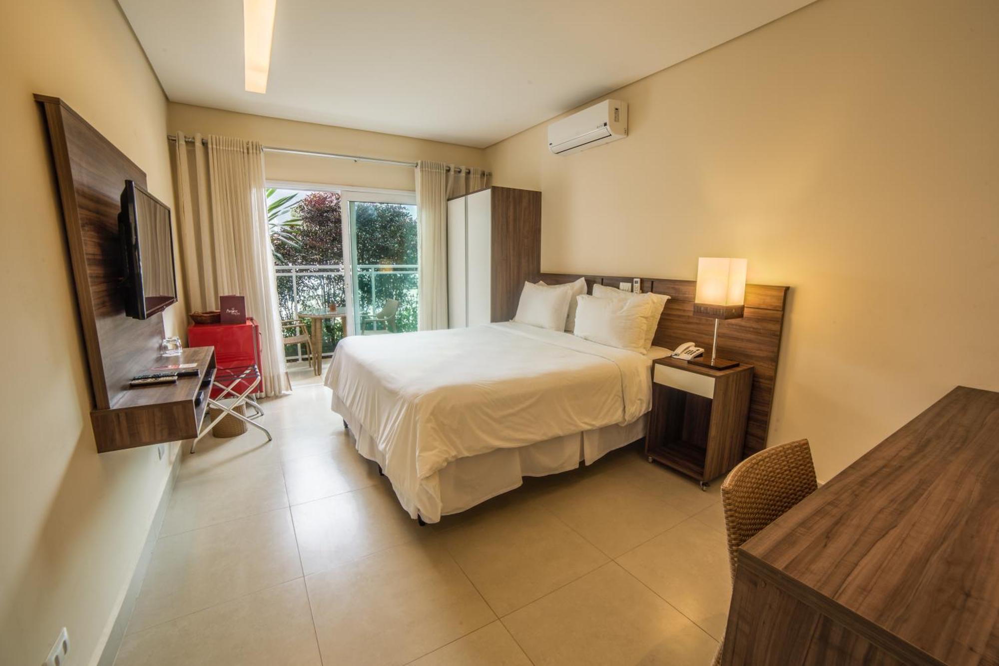 Amora Hotel Маресиас Екстериор снимка
