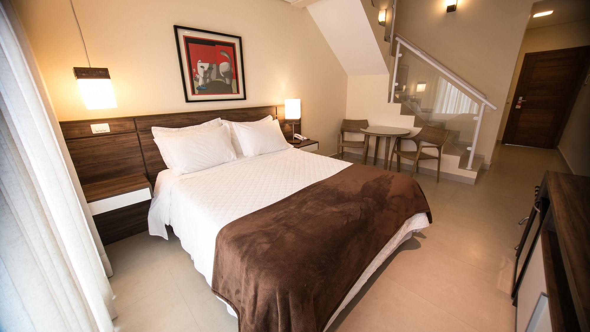 Amora Hotel Маресиас Екстериор снимка
